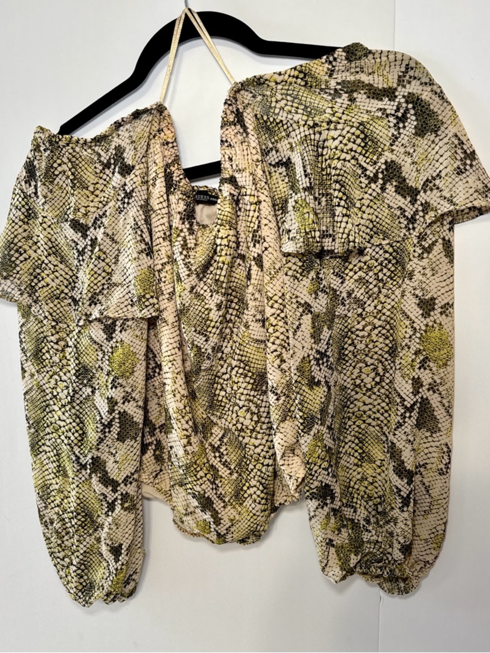Guess Snake Print Blouse Womens Size M Off Shoulder Balloon Sleeve Top Beige